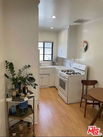 940 Hammond Street 4, West Hollywood, CA 90069