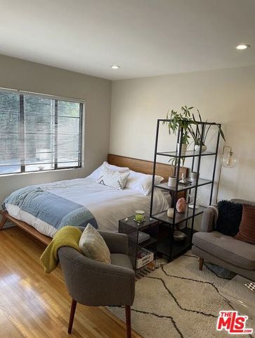 940 Hammond Street 4, West Hollywood, CA 90069