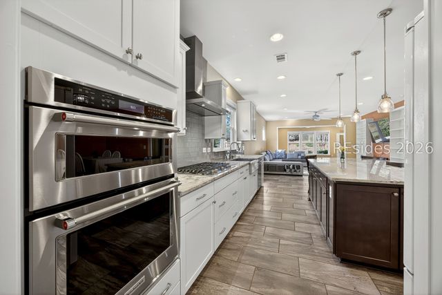 801 Village Green Ln, Okatie, SC 29909