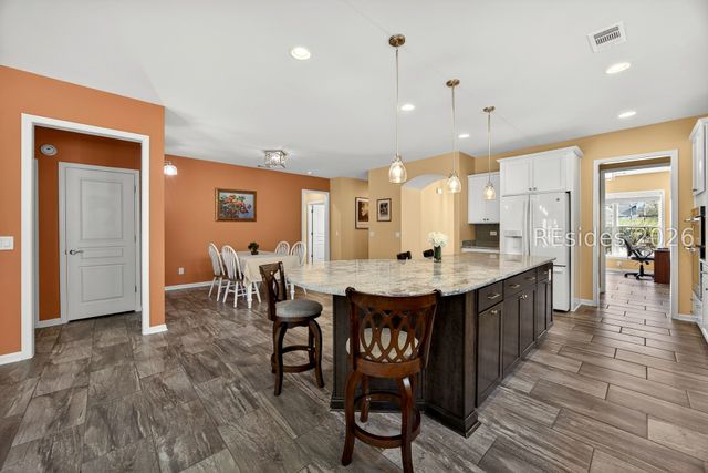 801 Village Green Ln, Okatie, SC 29909