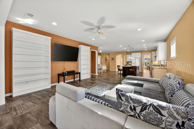 801 Village Green Ln, Okatie, SC 29909