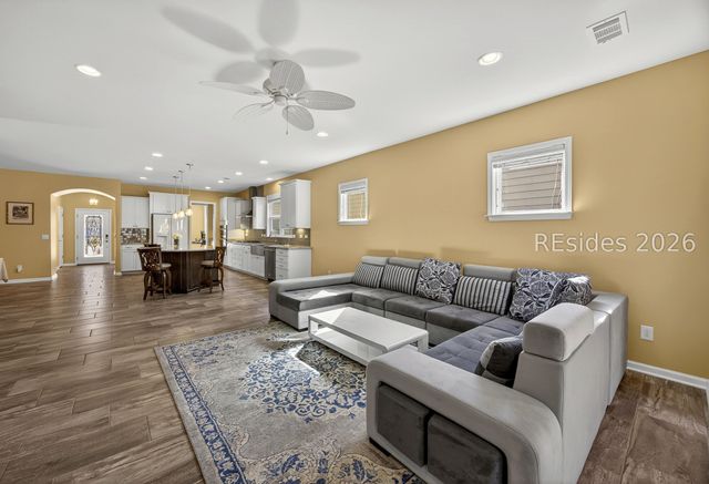 801 Village Green Ln, Okatie, SC 29909