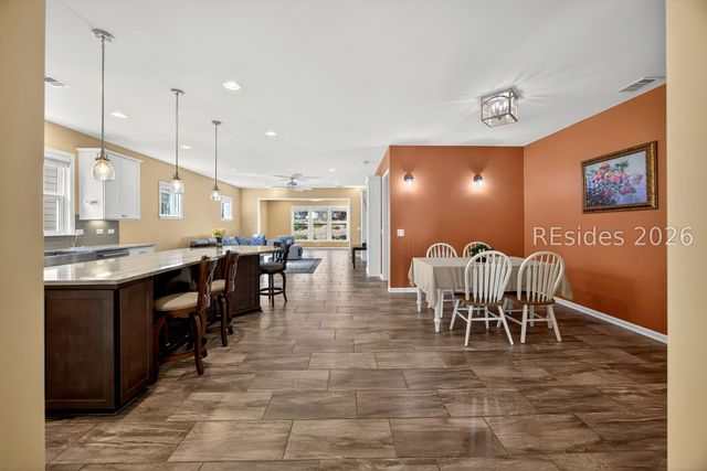 801 Village Green Ln, Okatie, SC 29909