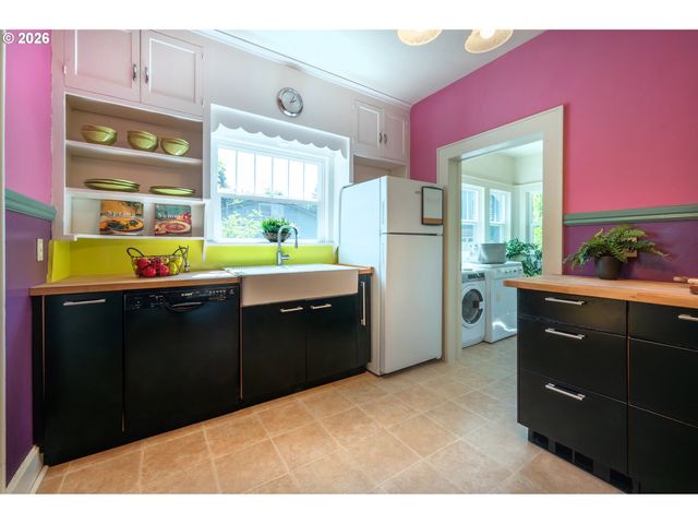 2718 MADISON St, Eugene, OR 97405