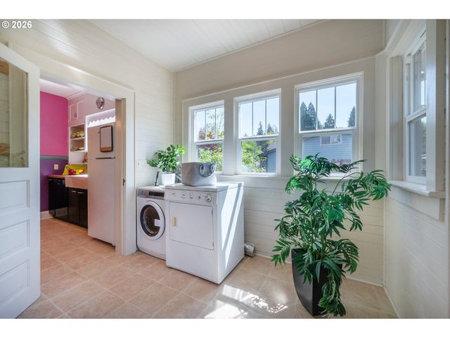 2718 MADISON St, Eugene, OR 97405