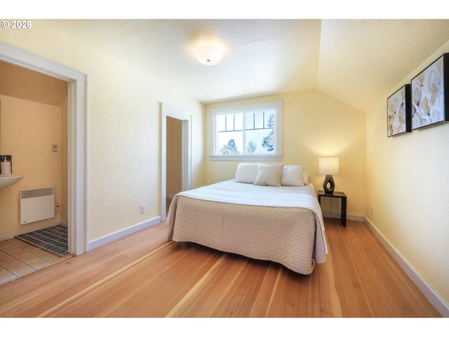 2718 MADISON St, Eugene, OR 97405