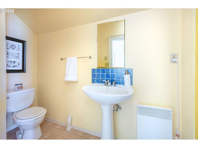 2718 MADISON St, Eugene, OR 97405