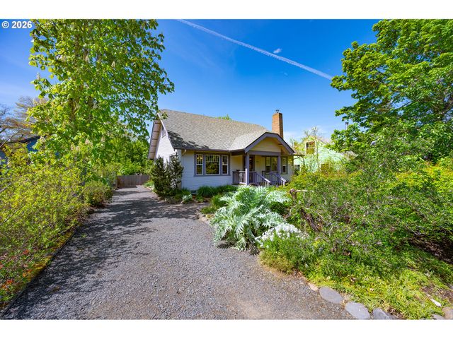 2718 MADISON St, Eugene, OR 97405