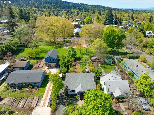 2718 MADISON St, Eugene, OR 97405