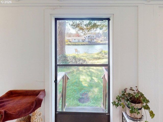99270 WINCHUCK RIVER Rd, Brookings, OR 97415