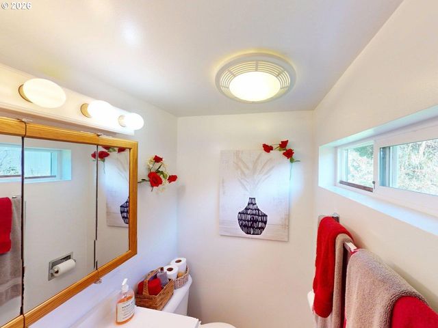 99270 WINCHUCK RIVER Rd, Brookings, OR 97415
