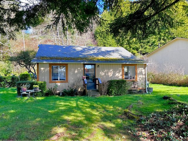 99270 WINCHUCK RIVER Rd, Brookings, OR 97415