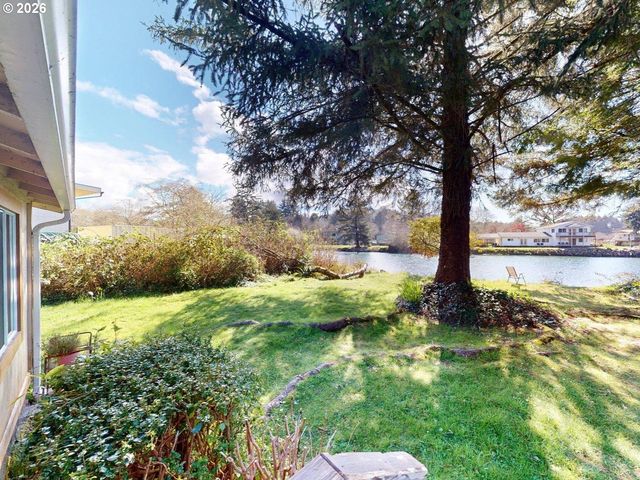 99270 WINCHUCK RIVER Rd, Brookings, OR 97415