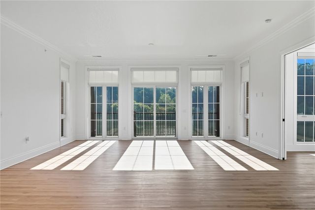 1 1st Street 407, Oakmont, PA 15139