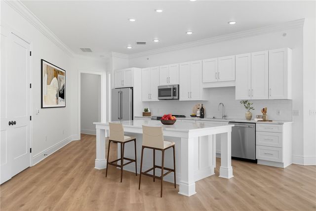 1 1st Street 407, Oakmont, PA 15139