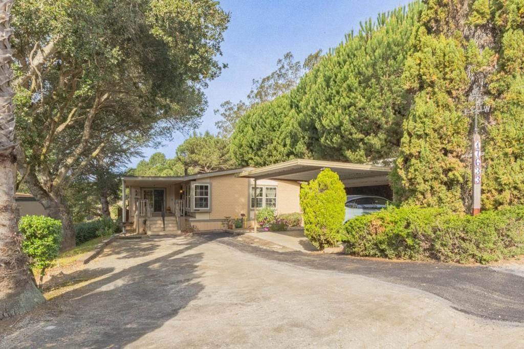 Image 1 of property listing at 17633 Pond Derosa, Salinas, CA 93907