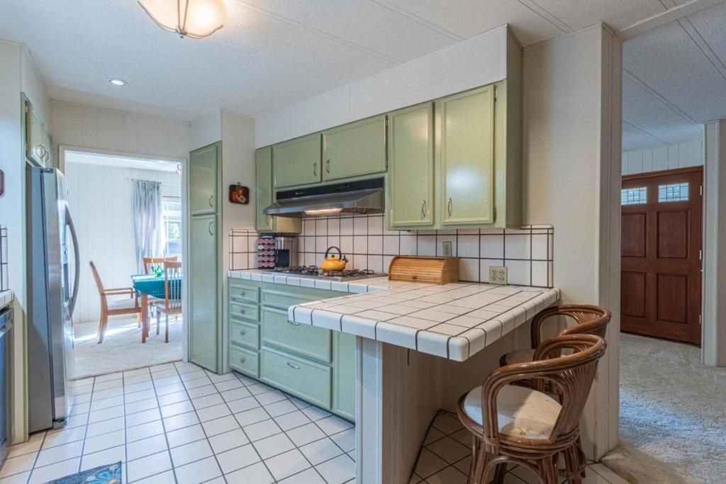 Image 12 of property listing at 17633 Pond Derosa, Salinas, CA 93907