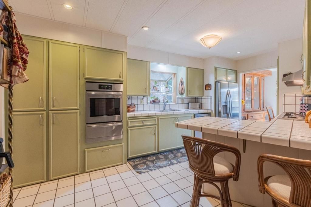 Image 13 of property listing at 17633 Pond Derosa, Salinas, CA 93907