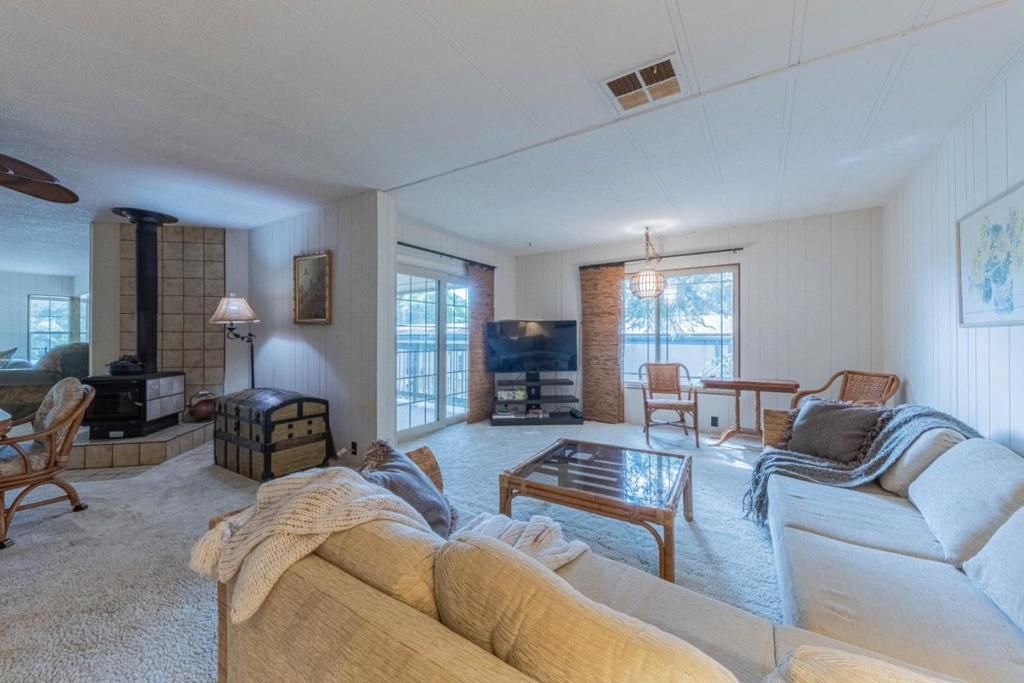 Image 21 of property listing at 17633 Pond Derosa, Salinas, CA 93907