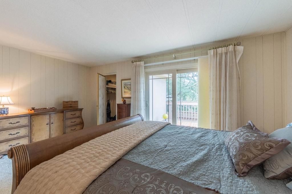 Image 26 of property listing at 17633 Pond Derosa, Salinas, CA 93907