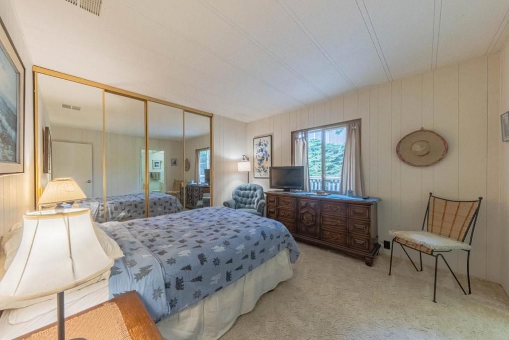 Image 31 of property listing at 17633 Pond Derosa, Salinas, CA 93907