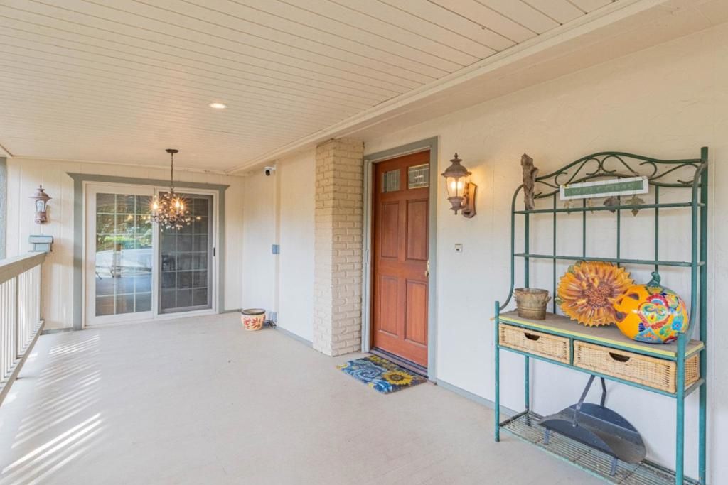 Image 4 of property listing at 17633 Pond Derosa, Salinas, CA 93907