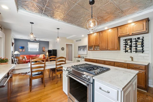 1346 Park Ridge Place, Cincinnati, OH 45208