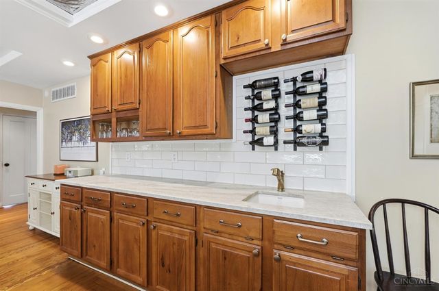 1346 Park Ridge Place, Cincinnati, OH 45208