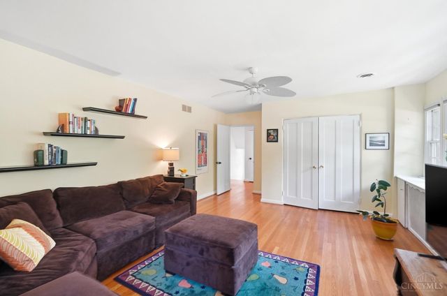 1346 Park Ridge Place, Cincinnati, OH 45208