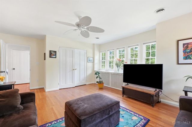 1346 Park Ridge Place, Cincinnati, OH 45208