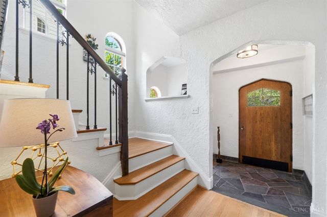 1346 Park Ridge Place, Cincinnati, OH 45208