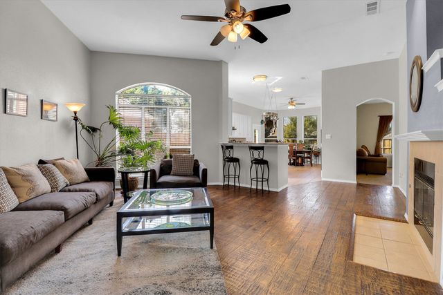 304 Sparrow Hawk, Mckinney, TX 75072