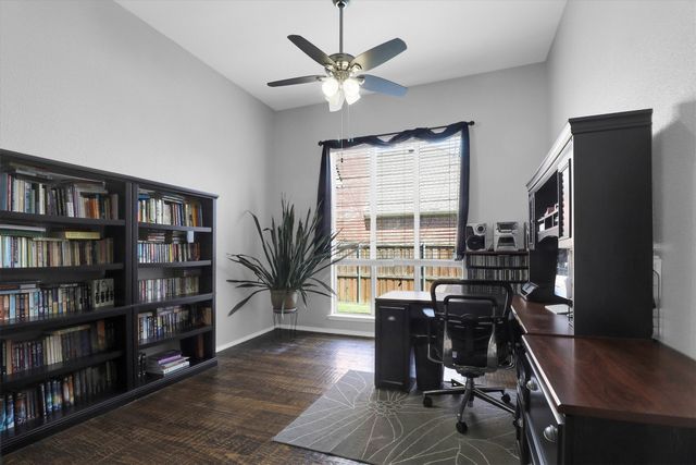 304 Sparrow Hawk, Mckinney, TX 75072