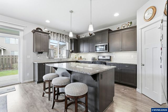 1301 Sunflower St, Woodburn, OR 97071