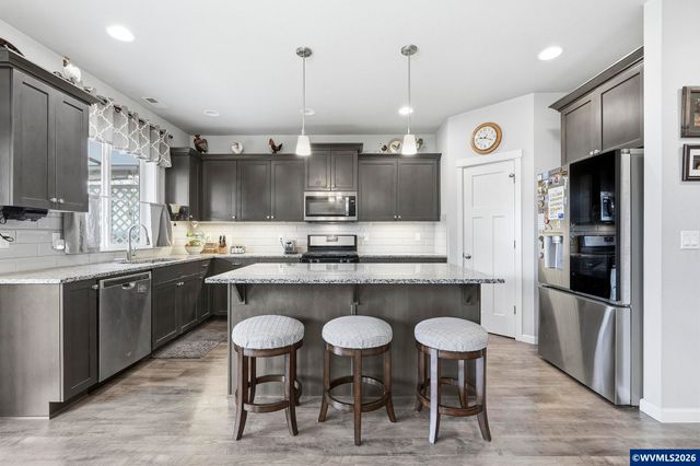 1301 Sunflower St, Woodburn, OR 97071