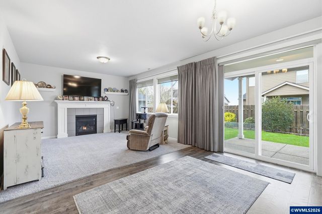 1301 Sunflower St, Woodburn, OR 97071