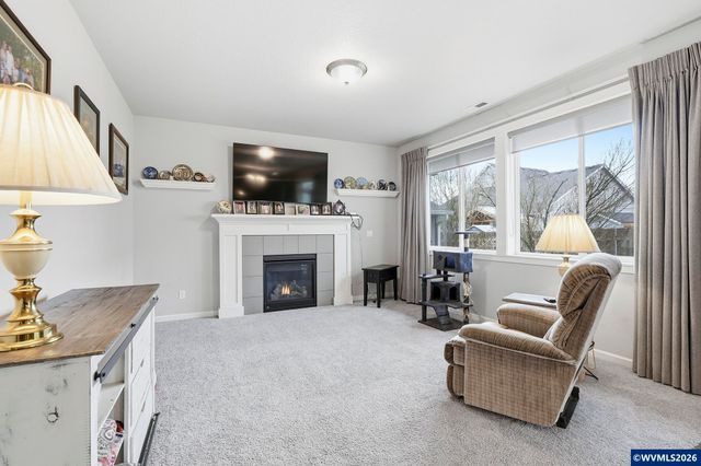 1301 Sunflower St, Woodburn, OR 97071