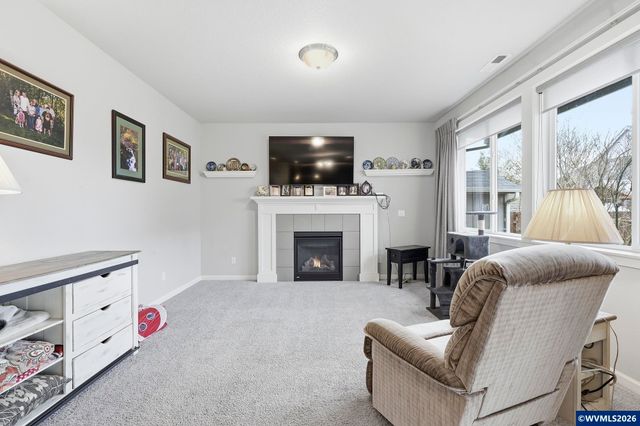 1301 Sunflower St, Woodburn, OR 97071