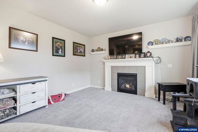 1301 Sunflower St, Woodburn, OR 97071