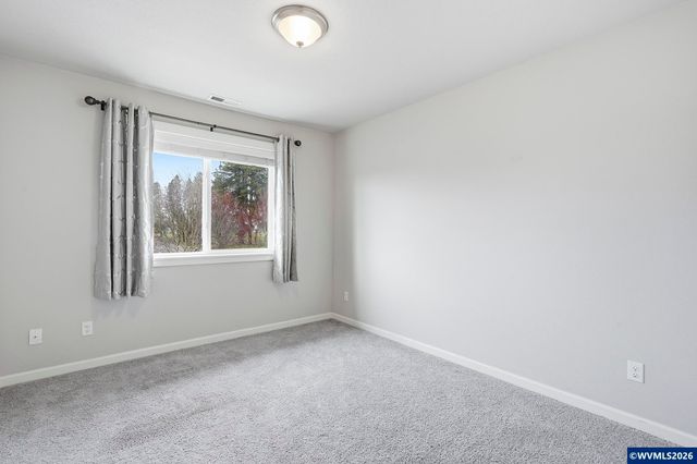 1301 Sunflower St, Woodburn, OR 97071