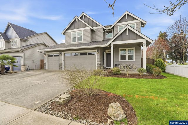 1301 Sunflower St, Woodburn, OR 97071