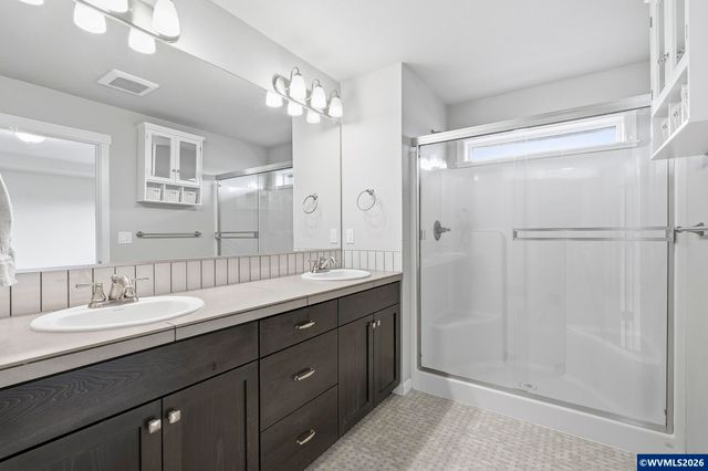 1301 Sunflower St, Woodburn, OR 97071