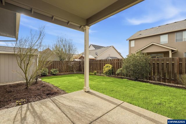 1301 Sunflower St, Woodburn, OR 97071