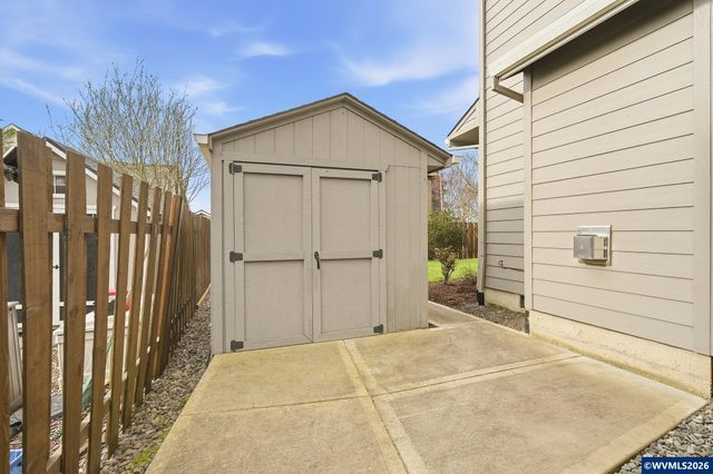 1301 Sunflower St, Woodburn, OR 97071