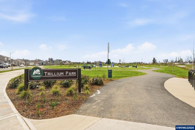 1301 Sunflower St, Woodburn, OR 97071