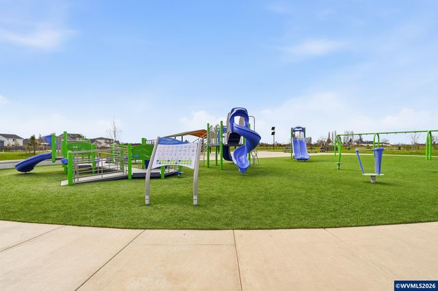 1301 Sunflower St, Woodburn, OR 97071