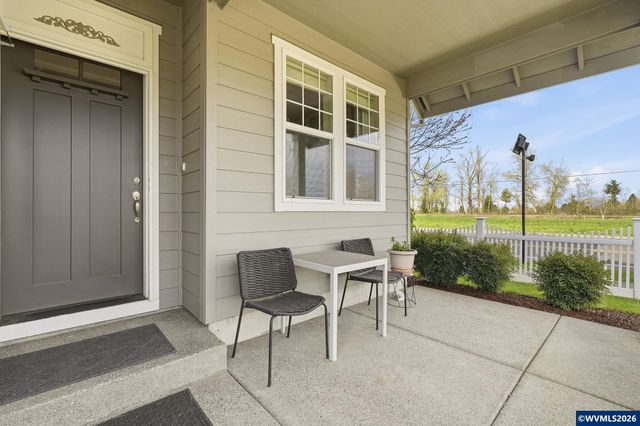 1301 Sunflower St, Woodburn, OR 97071