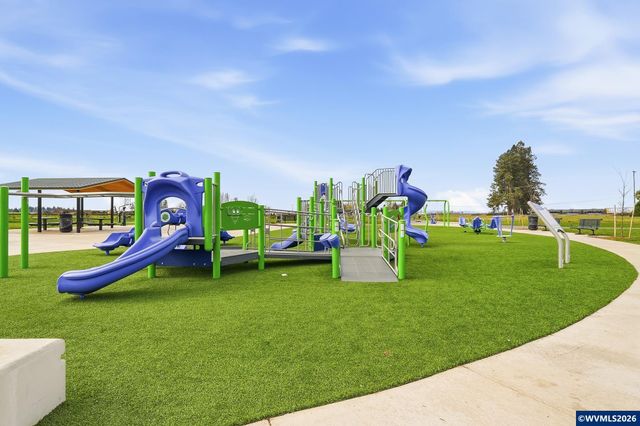 1301 Sunflower St, Woodburn, OR 97071