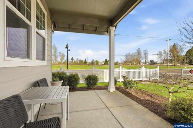 1301 Sunflower St, Woodburn, OR 97071