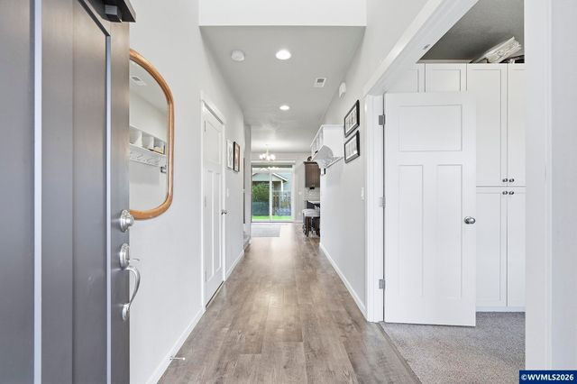 1301 Sunflower St, Woodburn, OR 97071